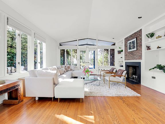 4th image of 5253 Arlington Ave