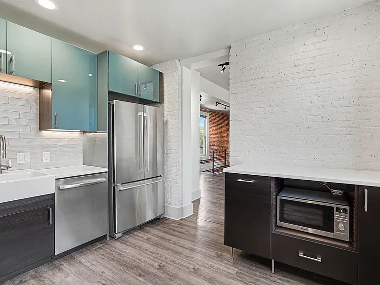 2531 Curtis St #2 — Photo 13