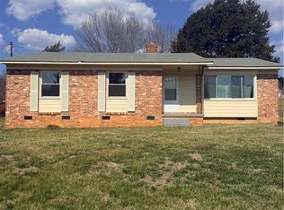 102 Wf Gaddy Rd, North Wilkesboro, NC 28659