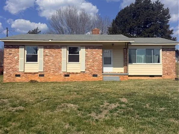 102 Wf Gaddy Rd, North Wilkesboro, NC 28659