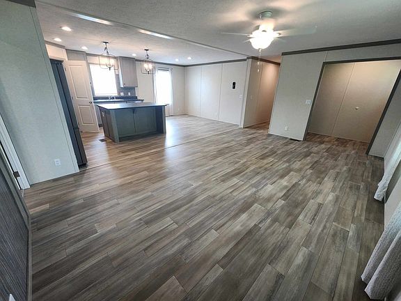 5th image of 175 N Michigan Ave #151