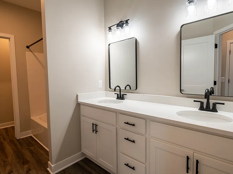Second Floor Full Bathroom