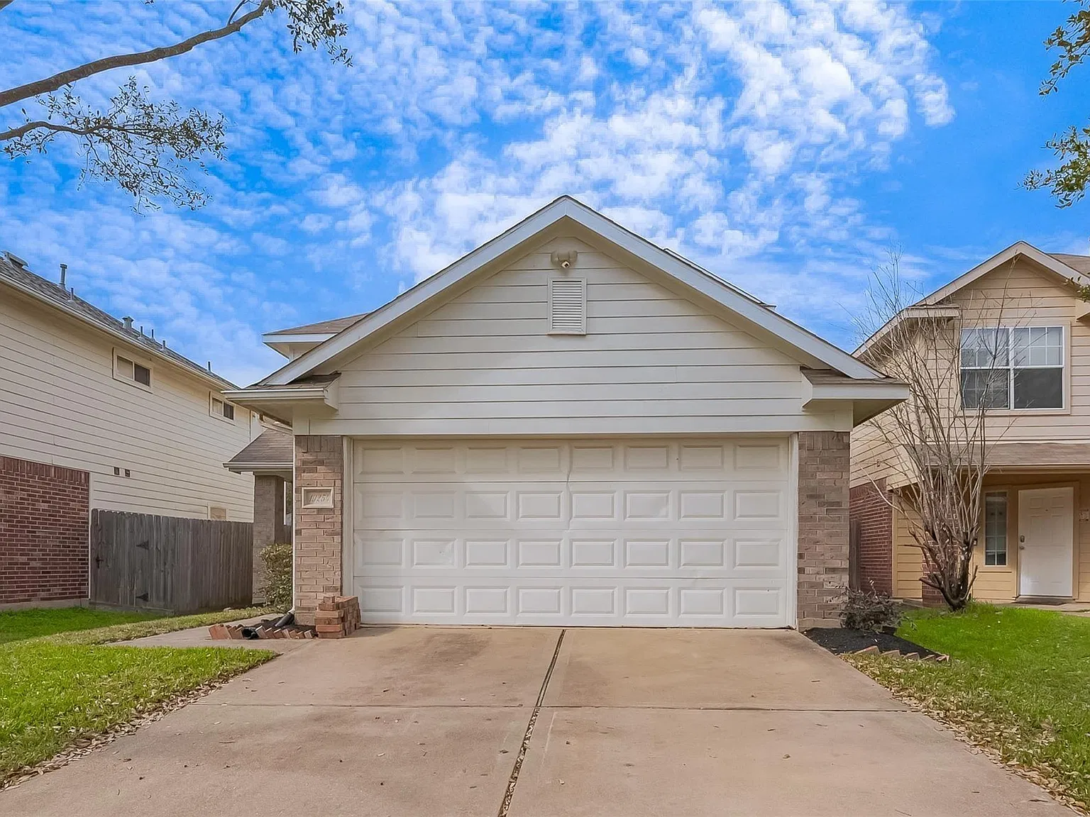 4 bed, 2.5 bath, 1847 sqft, $1,900 — Photo 2