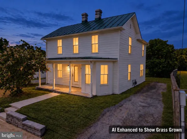 5285 Germain St, Stephens City, VA 22655