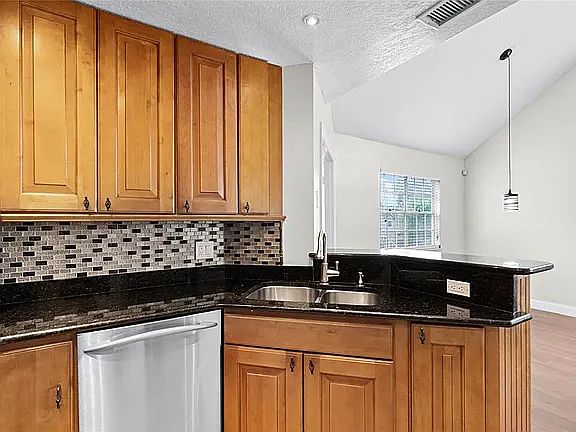 4th image of 625 Greencove Ter APT 130