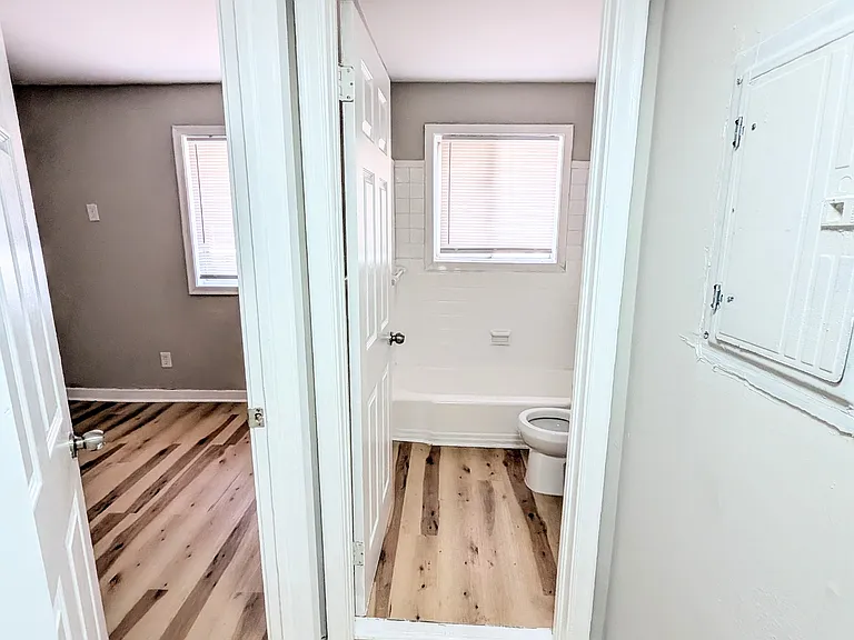 4855 College St #7 — Photo 8