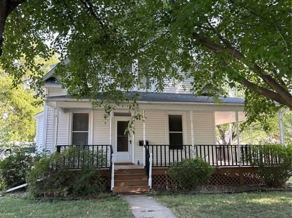 719 W Washington St, Winterset, IA 50273