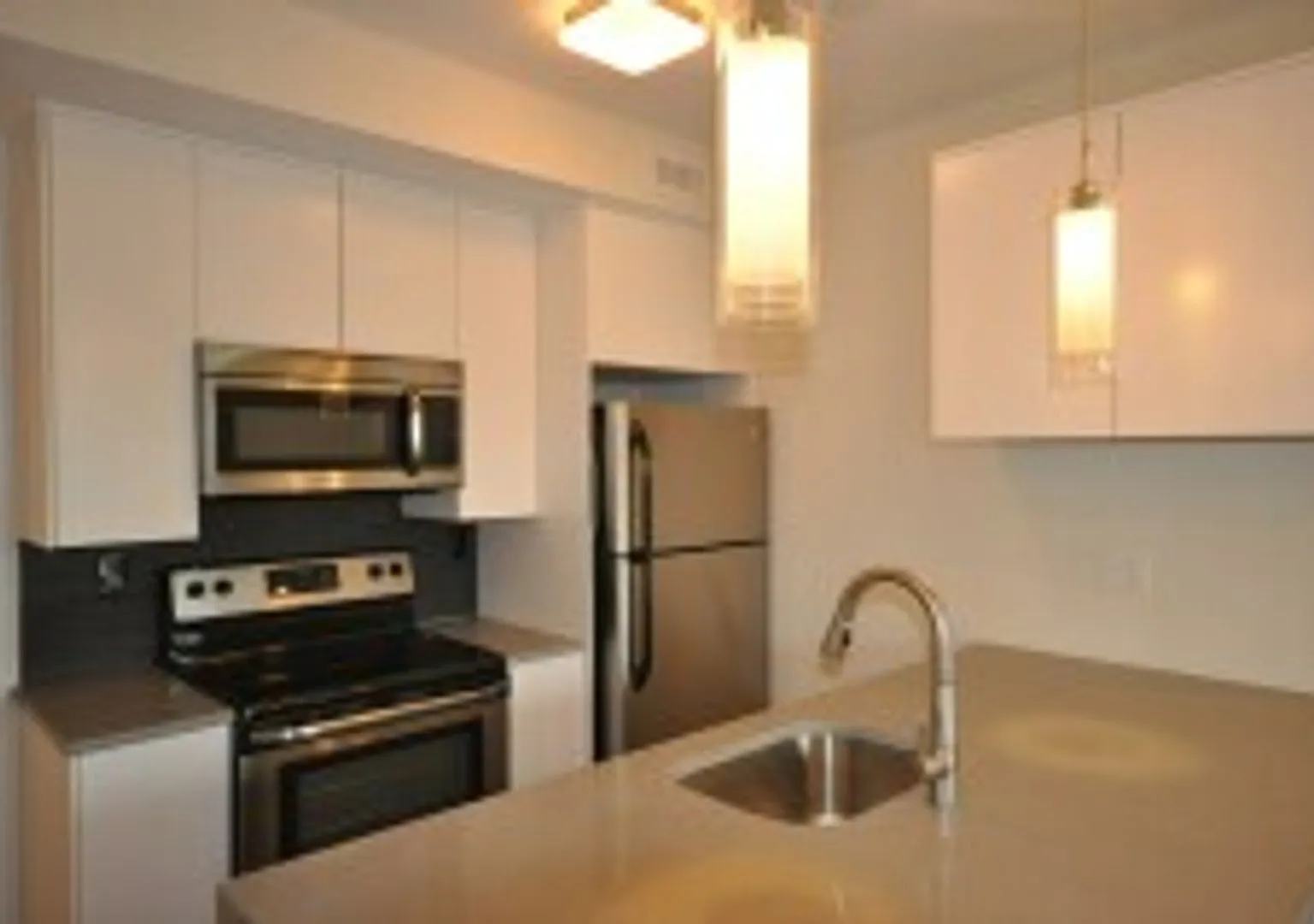 SouthEnd 2 Bedroom Apt - 9/1 - NO FEE — Photo 3