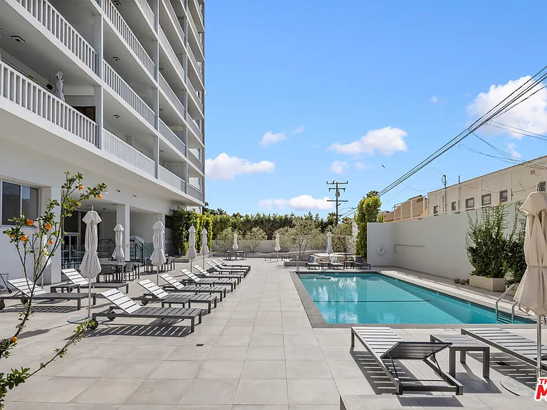 999 N Doheny Dr #611 — Photo 16