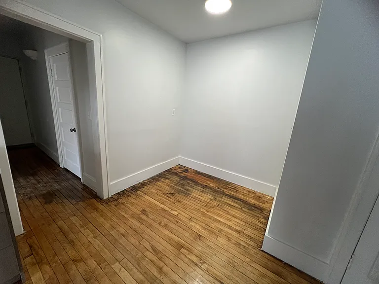 541 Lincoln Ave NW — Photo 16