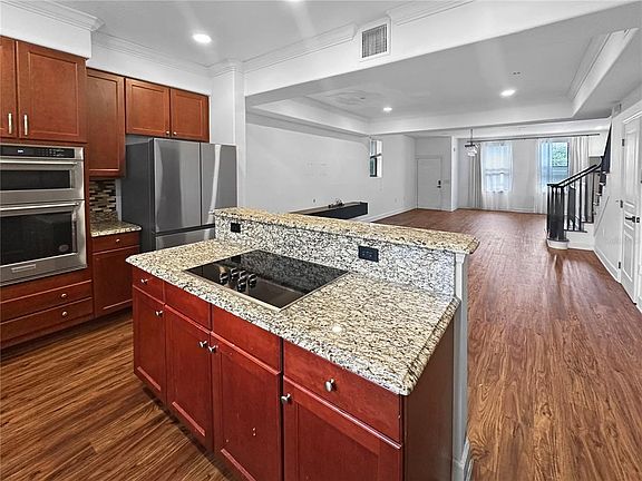 5th image of 584 COPLEY LANE