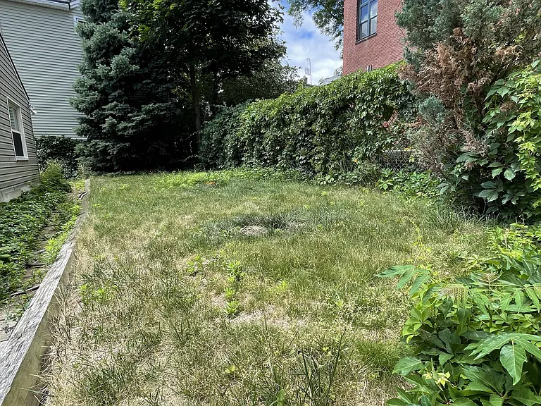 89-91 Thorndike St #2 — Photo 16