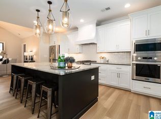 870 Southbend Ln, Birmingham, AL 35216