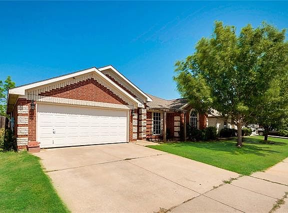 2nd image of 315 Mesquite Hill Dr