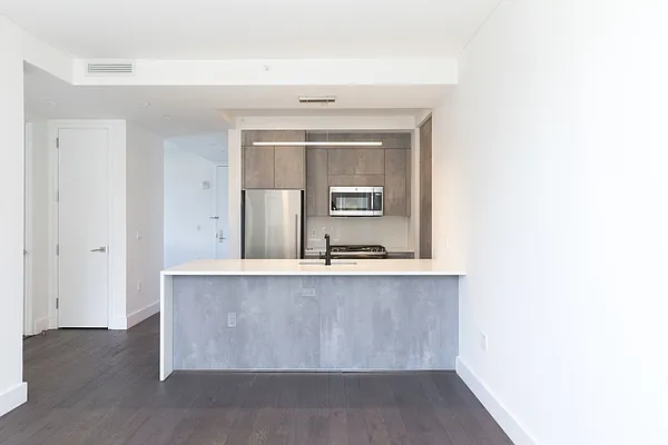 Rented by Kahen Properties | media 35