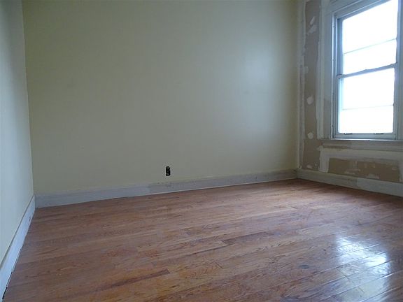 2nd image of 205 Belleville Ave