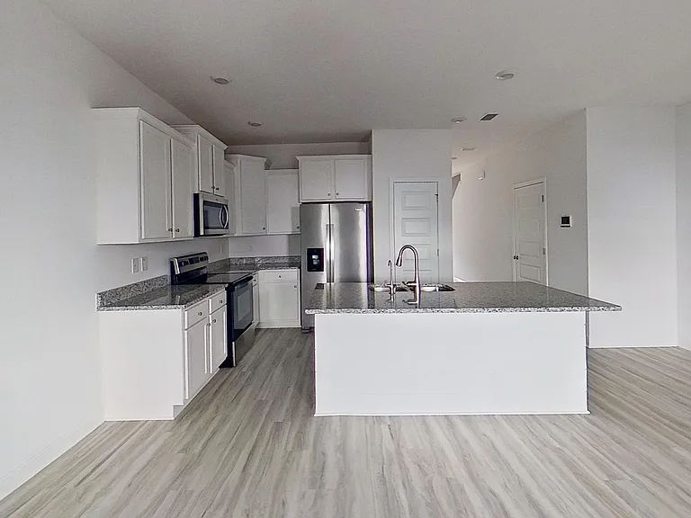 45 Sparrow Ave — Photo 2