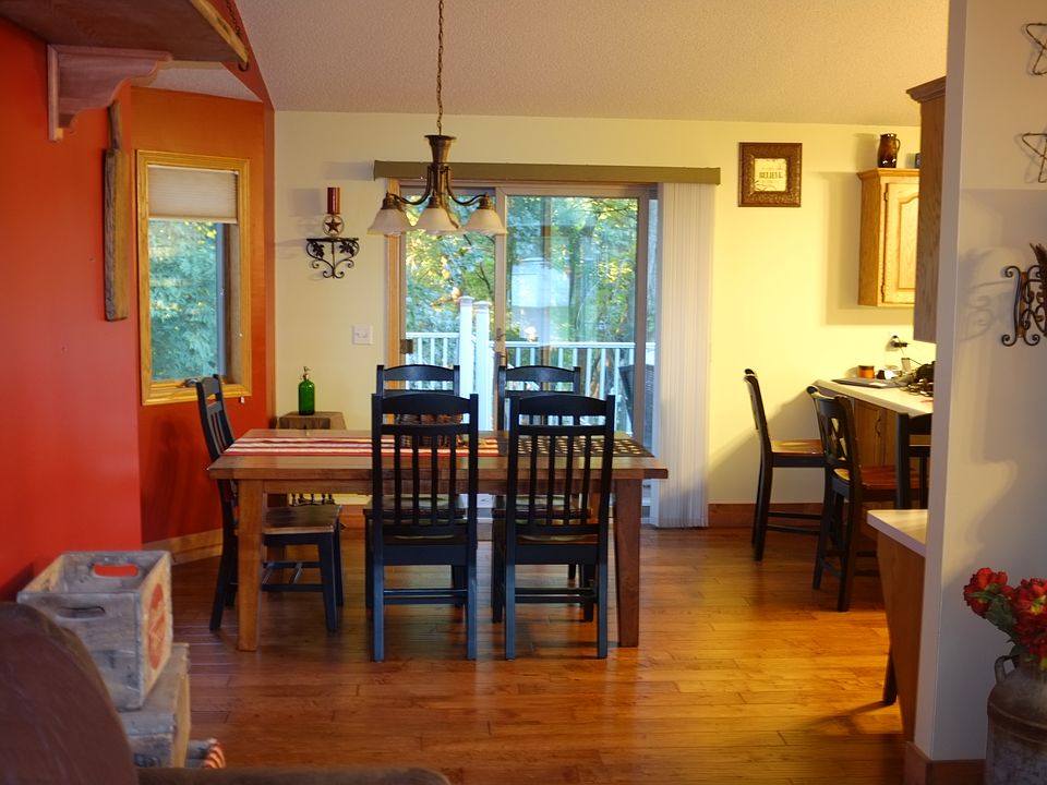 2nd image of 711 Martin Ct