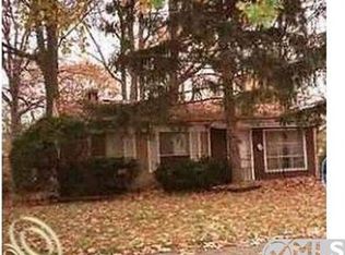 28052 Everett St, Southfield, MI 48076