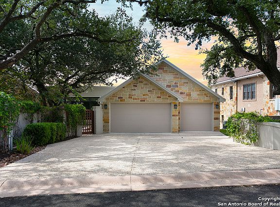 2nd image of 6 Oak Hill Pl