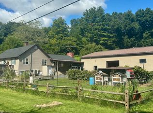 135 Little Creek Ln, East Stroudsburg, PA 18301