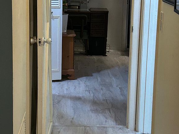 4th image of 4 Lake Vista Trl APT 205