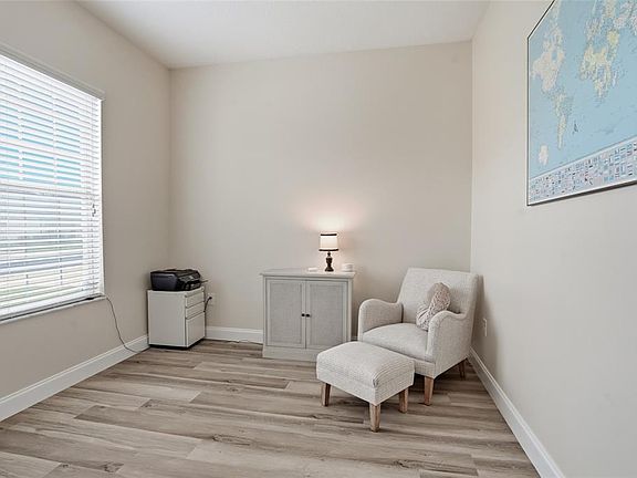 3rd image of 4079 Windcrest Dr
