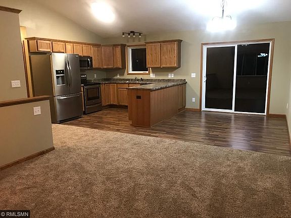 4th image of 121 Dogwood St NE