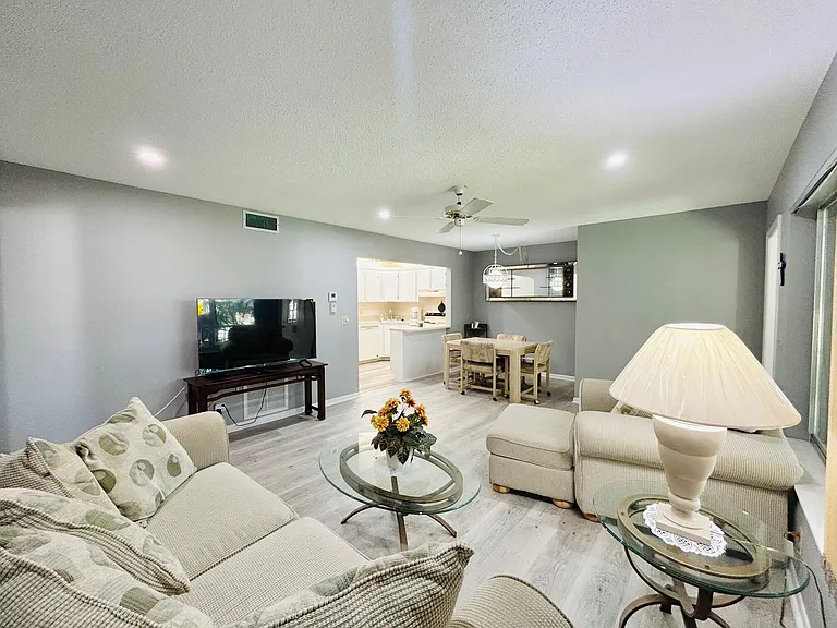 408 Pine Glen Ln #C-2 — Photo 7