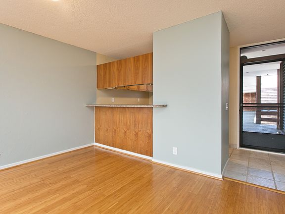 5th image of 1015 Aoloa Pl APT 453