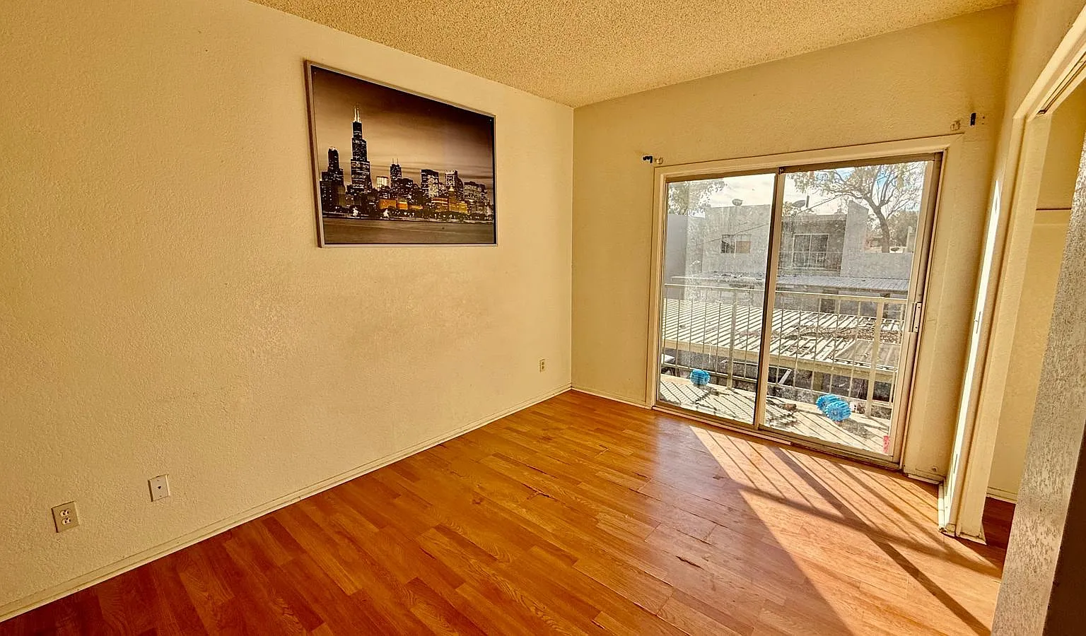 2 bed, 800 sqft, $1,200 — Photo 1