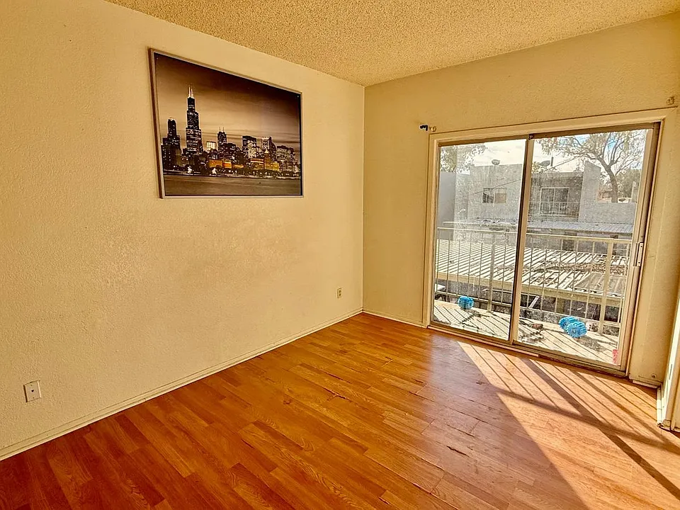 2808 E Monte Cristo Ave #201