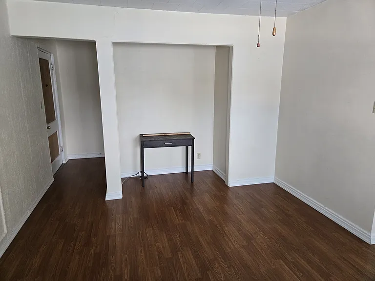 220 4th St NE #8 — Photo 4