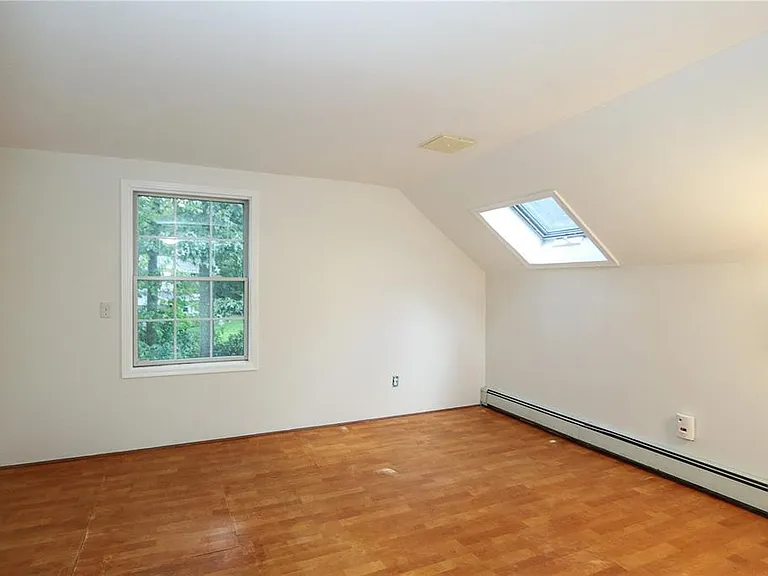 Gables Ct — Photo 15
