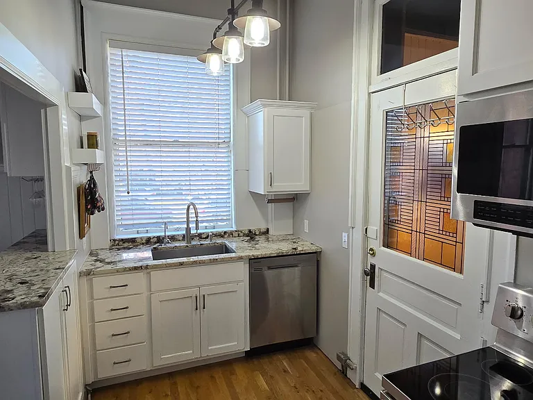 140 W Main St #1 — Photo 12