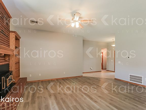 2nd image of 723 E Elder Ln