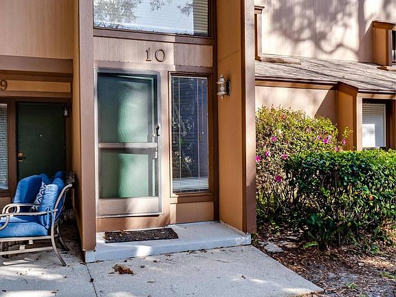 3rd image of 10 Pinehurst Pl