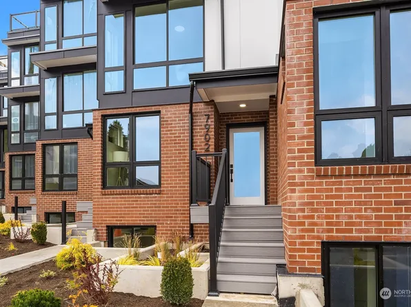 7902 Green Lake Drive N, Seattle, WA 98103
