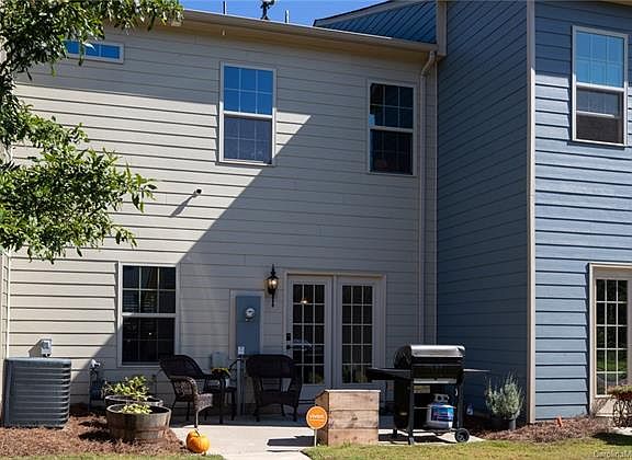 5th image of 4109 Millennium Ave