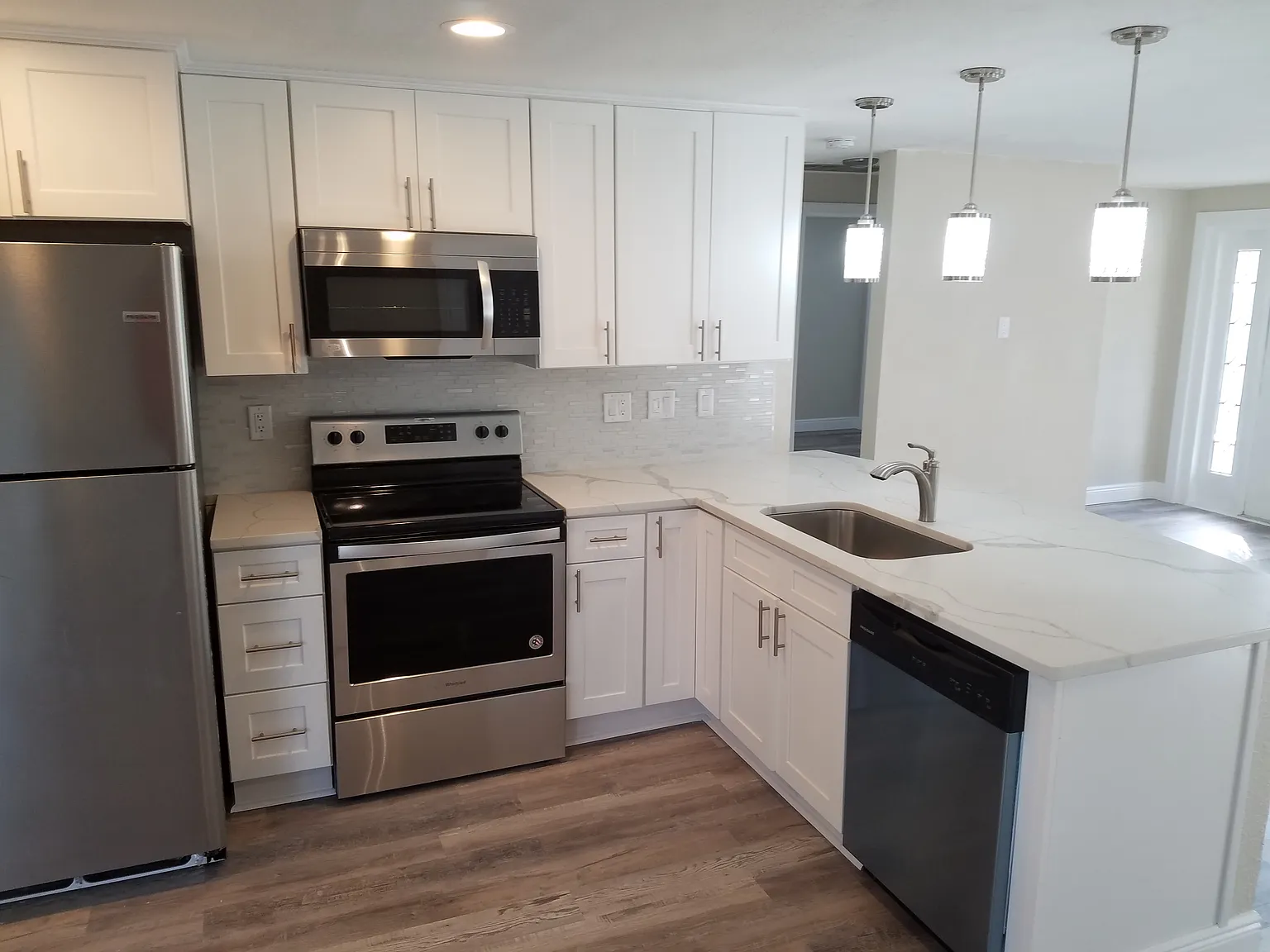 2 bed, 997 sqft, $1,895 — Photo 2