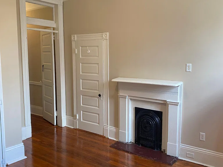 202 S Scott St — Photo 14
