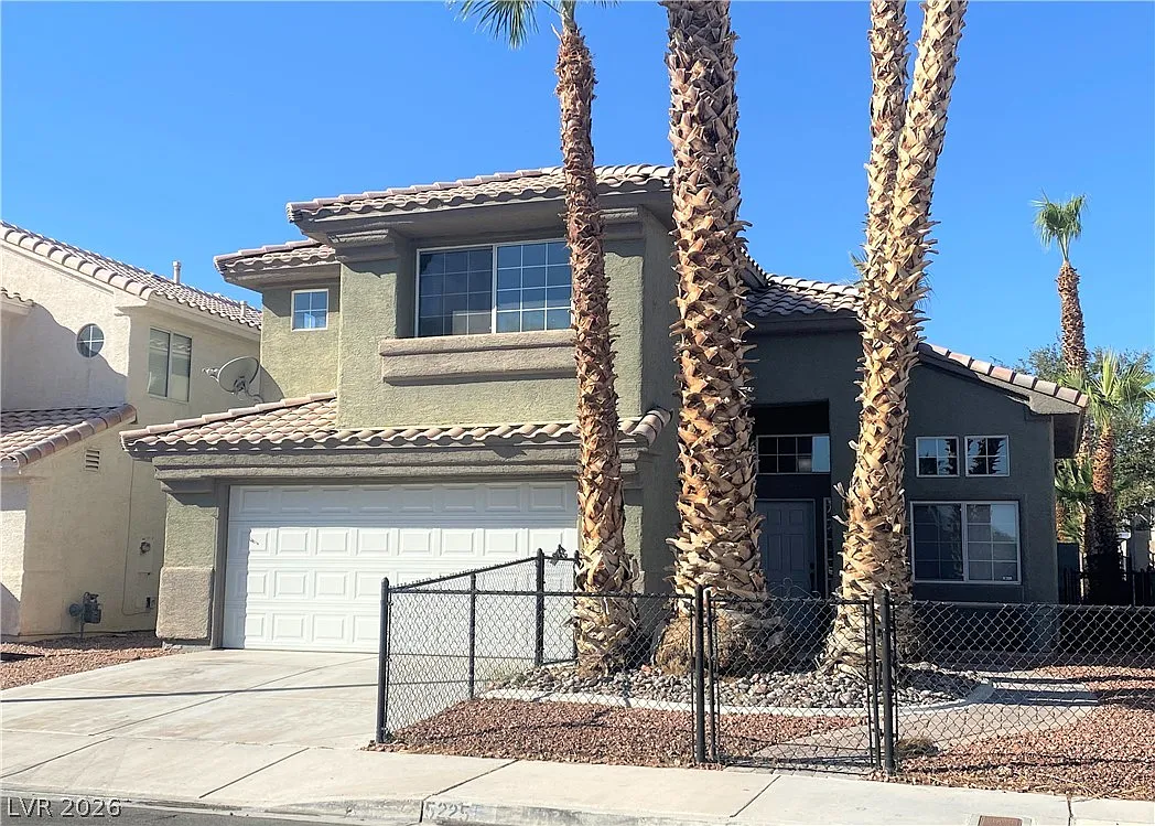 4 bed, 2.0 bath, 1823 sqft, $2,190 — Photo 2
