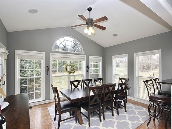 4th image of 1309 Oxley Ct