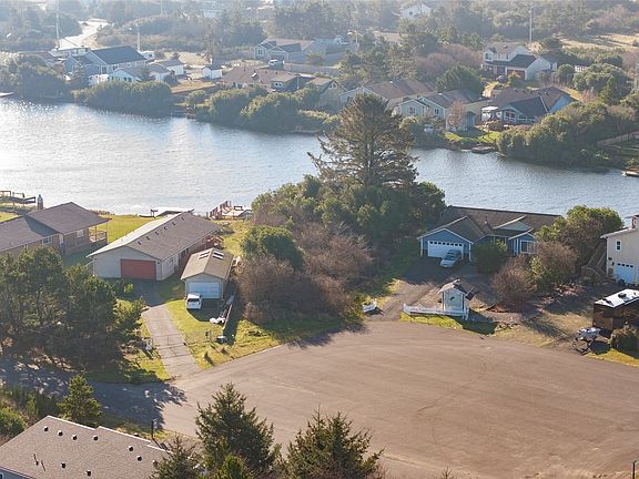 4th image of 951 Kodiak Court SW