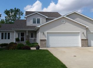 2565 Mossy Creek Dr, Owatonna, MN 55060