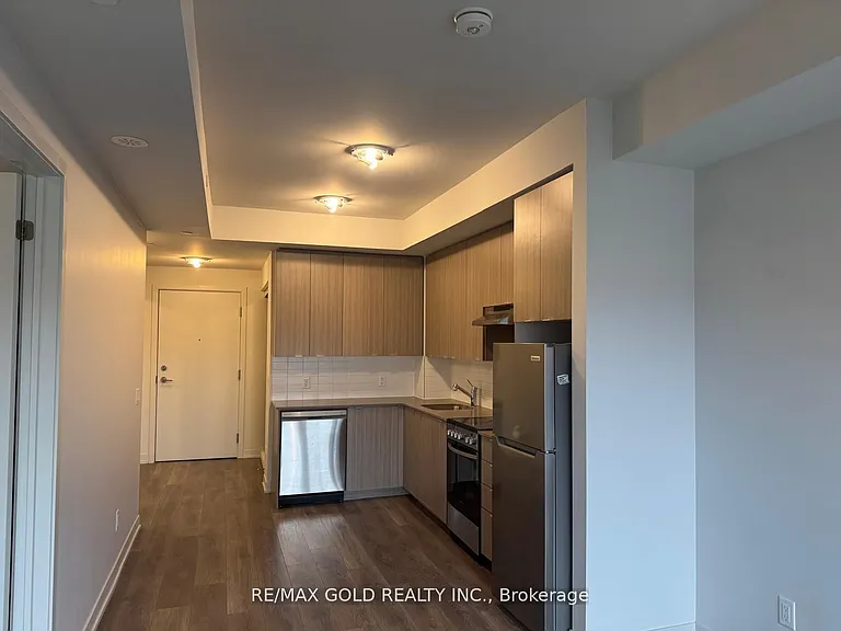 58 Sky Harbour Dr #206 — Photo 6