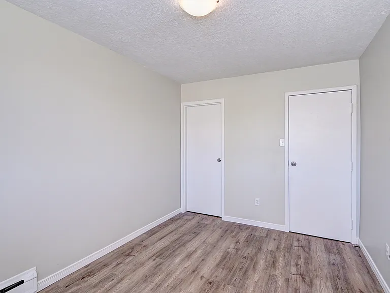 531 Franklin Blvd — Photo 14