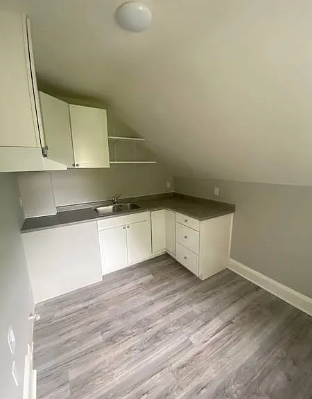 195 Courtland Ave E #3 — Photo 3