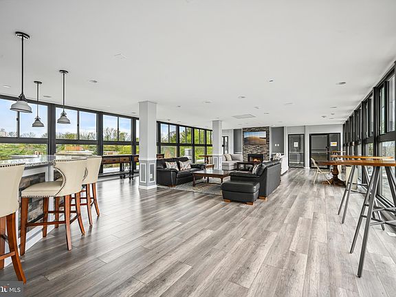 3rd image of 600 Roosevelt Blvd APT 512