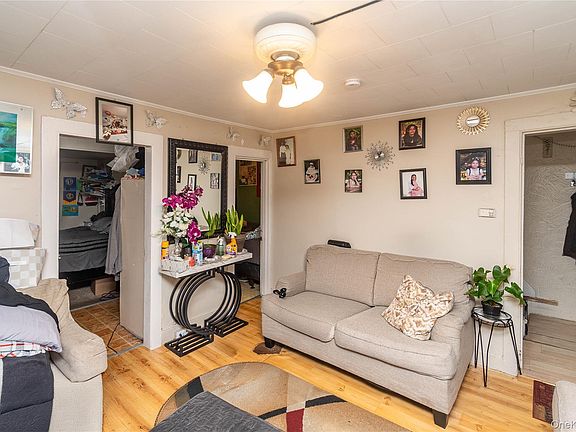 4th image of 46 Hasbrouck Street